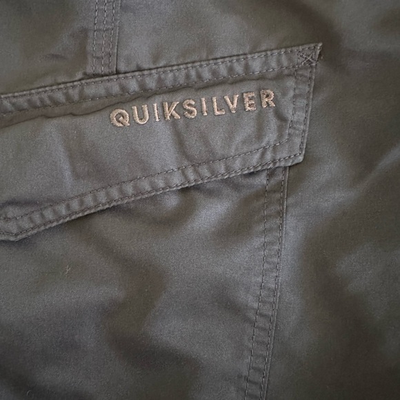 Bundle of 2 mens size 36 Quiksilver board shorts - Picture 11 of 11